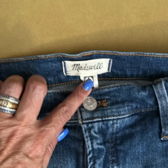 Like new Madewell jeans. Vintage style, size 32. Excellent condition. - Picture 3 of 4